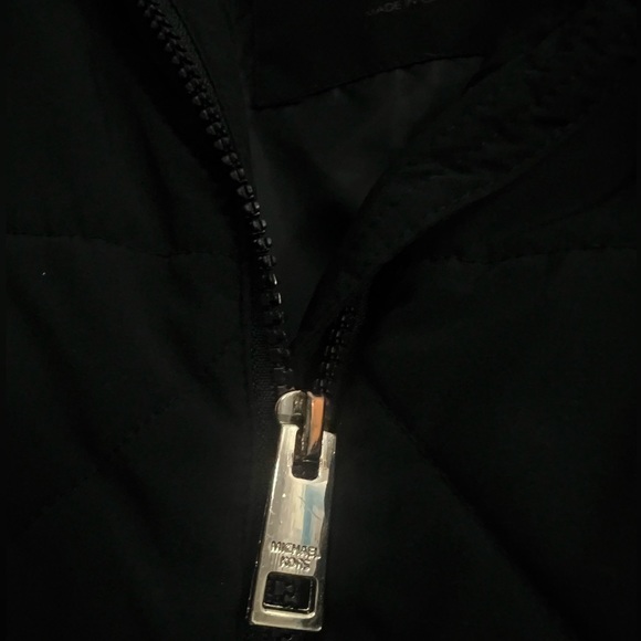 Women's Michael Kors Belted Faux-Fur-Trim Hooded Puffer Coat - Picture 3 of 3